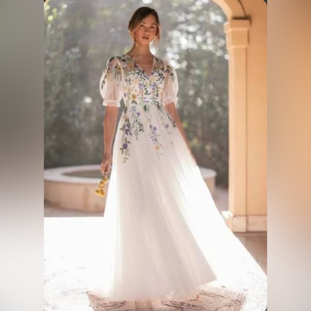 Elegant White Floral Embroidered Maxi Dress